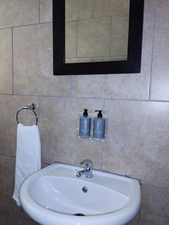 Ditsaleng Bed&Breakfast Vanderbijlpark Exterior foto